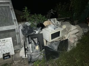 鎌ヶ谷市不法投棄物回収 (1)