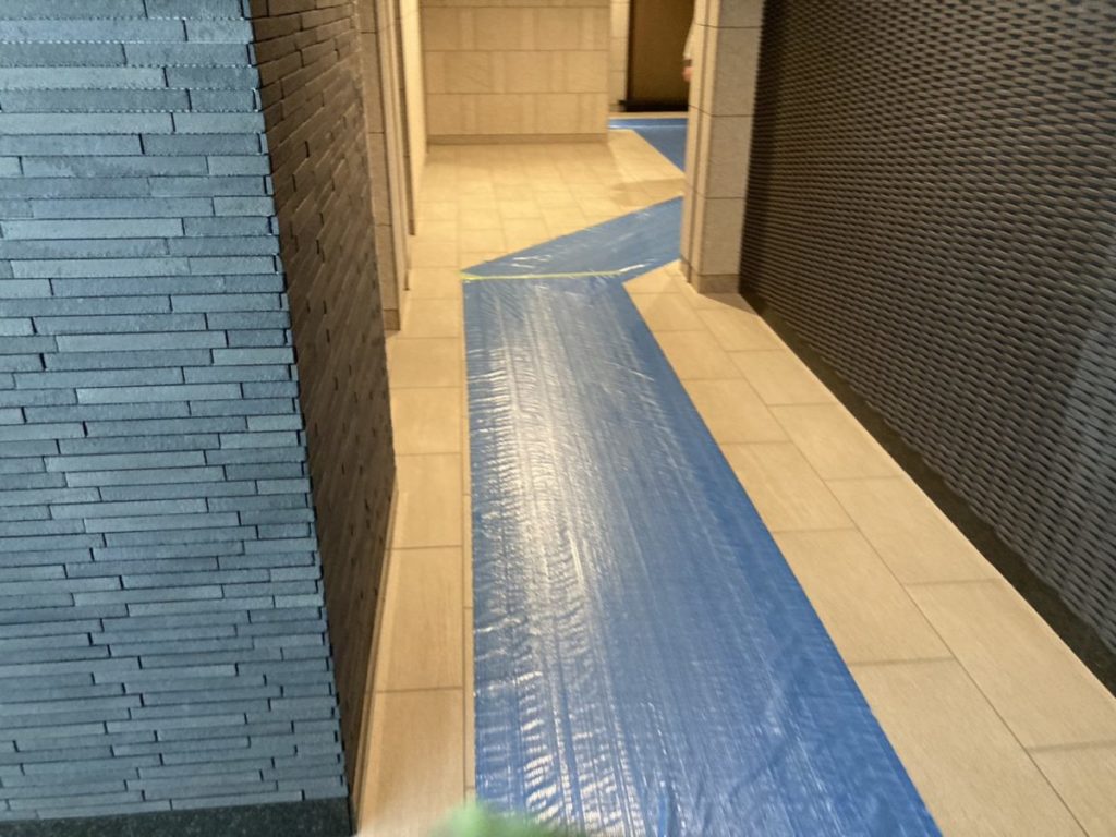 中央区マンション不用品回収 養生シート1